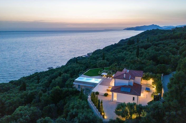 Image No.11-3 Bed House for sale