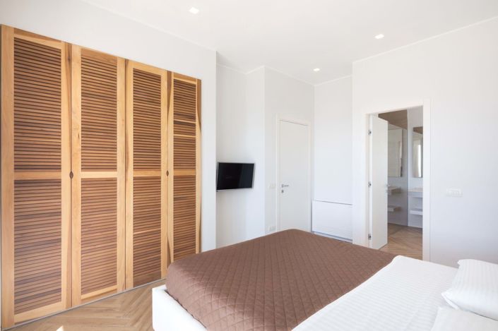 Image No.20-3 Bed House for sale