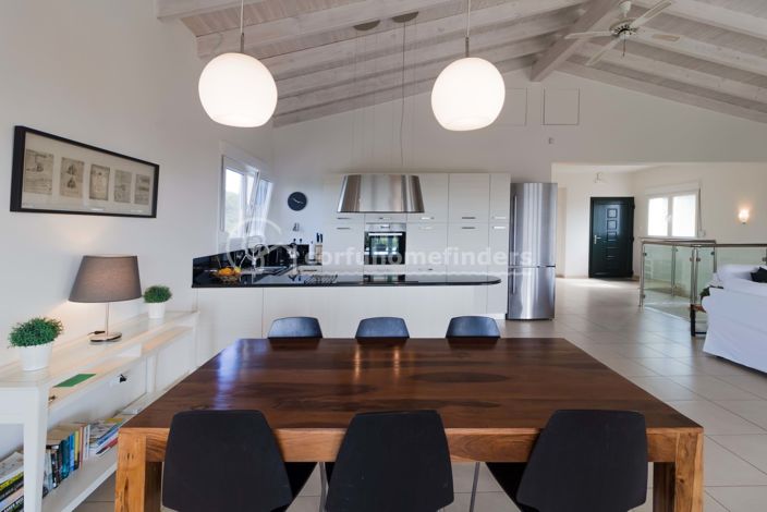 Image No.10-Maison de 4 chambres à vendre à Ano Korakiana