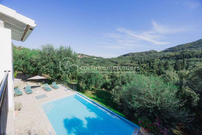 Image No.10-3 Bed House for sale