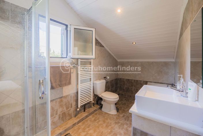 Image No.13-3 Bed House for sale