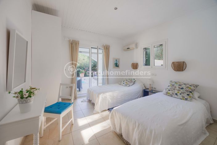 Image No.17-3 Bed House for sale