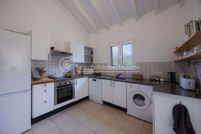 Image No.8-3 Bed House for sale