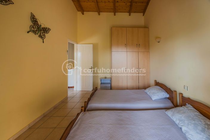 Image No.12-2 Bed House for sale