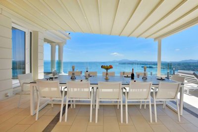 ef677bdd-8d68-422c-a939-a4004a2f22e2