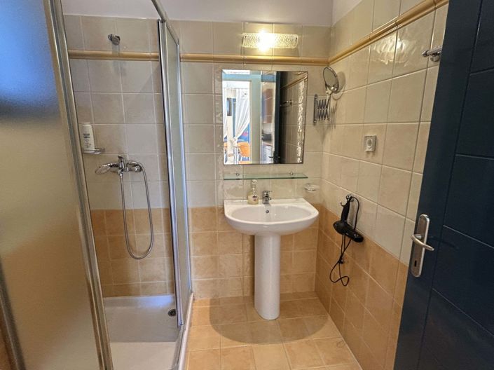 Image No.18-2 Bed Apartment for sale