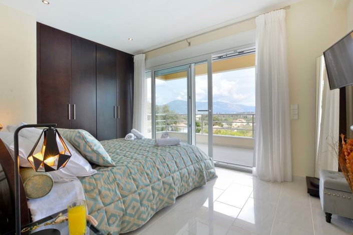 Image No.12-10 Bed House for sale