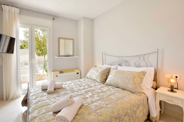 Image No.14-10 Bed House for sale