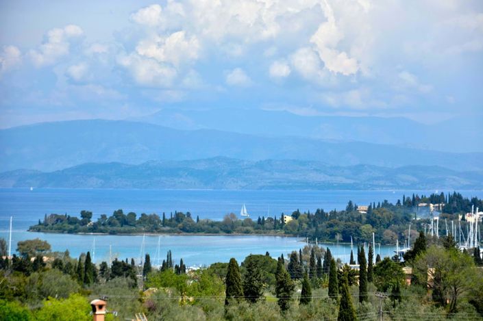 Image No.17-10 Bed House for sale