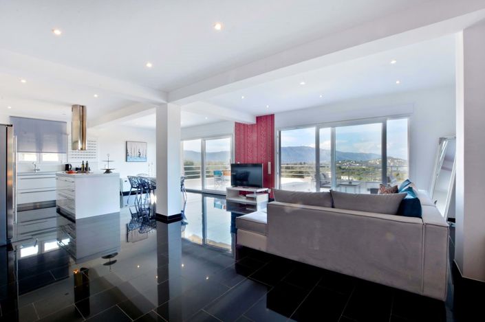 Image No.19-10 Bed House for sale