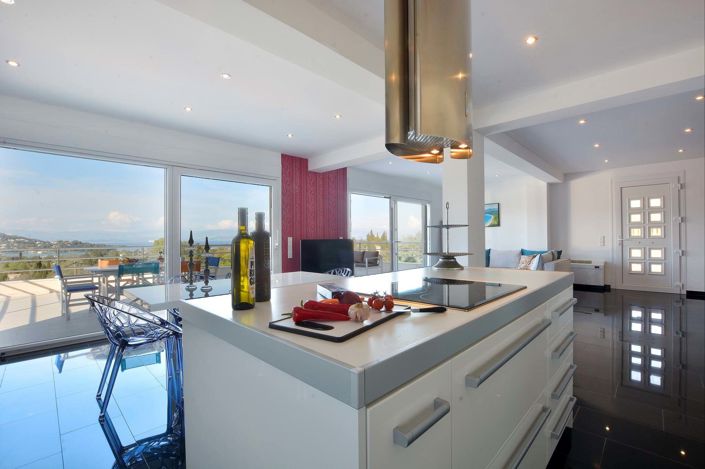 Image No.20-10 Bed House for sale