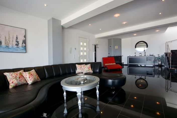 Image No.29-10 Bed House for sale