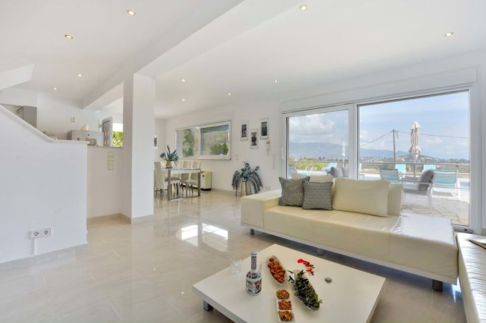 Image No.3-10 Bed House for sale