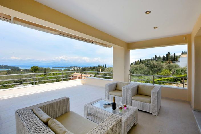 Image No.32-10 Bed House for sale