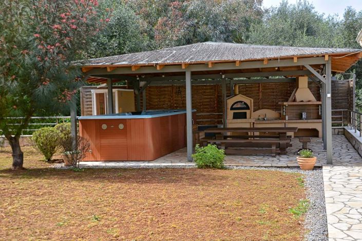 Image No.42-10 Bed House for sale