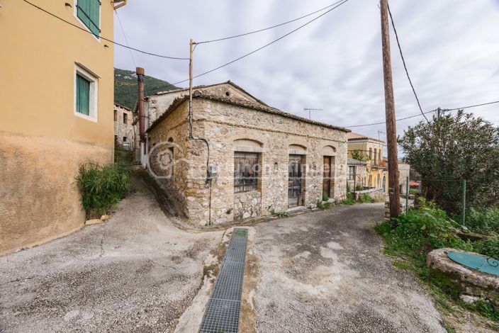 Image No.2-Propriété à vendre à Ano Korakiana