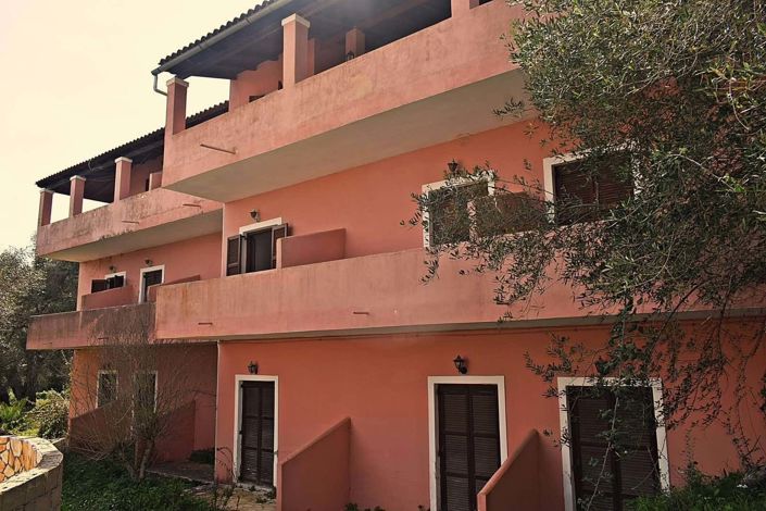 Image No.8-Propriété de 14 chambres à vendre à Corfou