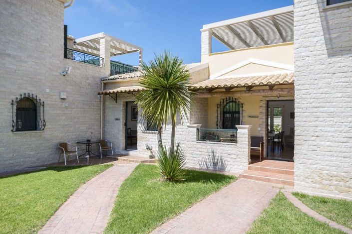 Image No.17-5 Bed House for sale