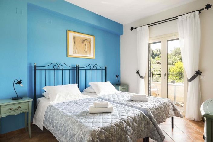 Image No.6-5 Bed House for sale