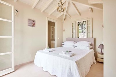 cc0733e7-2604-4273-8ce5-2d384ee472fe