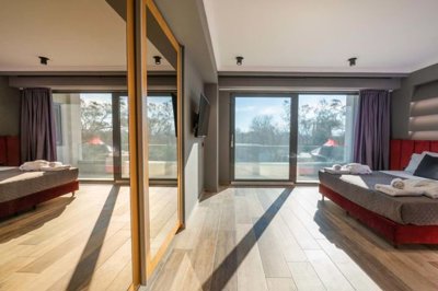 f878536d-fd9f-4af8-baba-f56601c27fcd