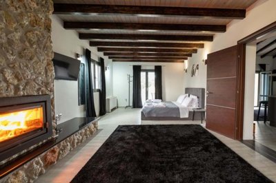 6b94c71a-d978-4de6-99d5-dffbb6e3802e