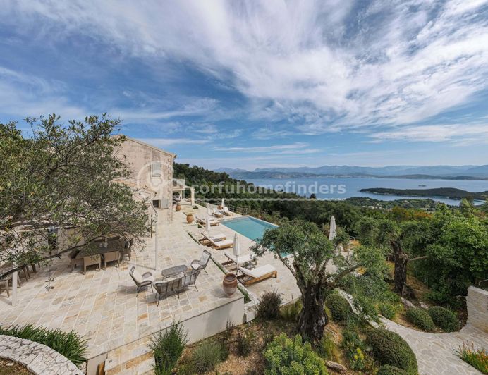 Image No.2-Maison de 4 chambres à vendre à Kassiopi