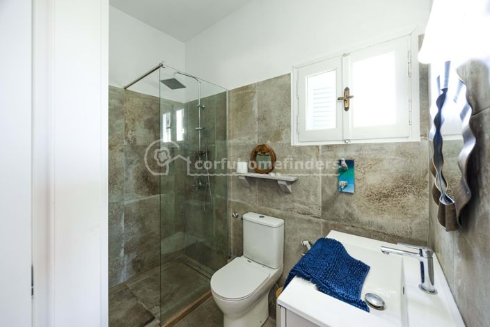 Image No.16-5 Bed House for sale