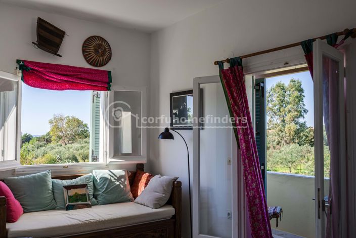 Image No.6-5 Bed House for sale