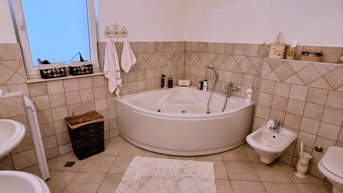 Image No.17-3 Bed Villa / Detached for sale