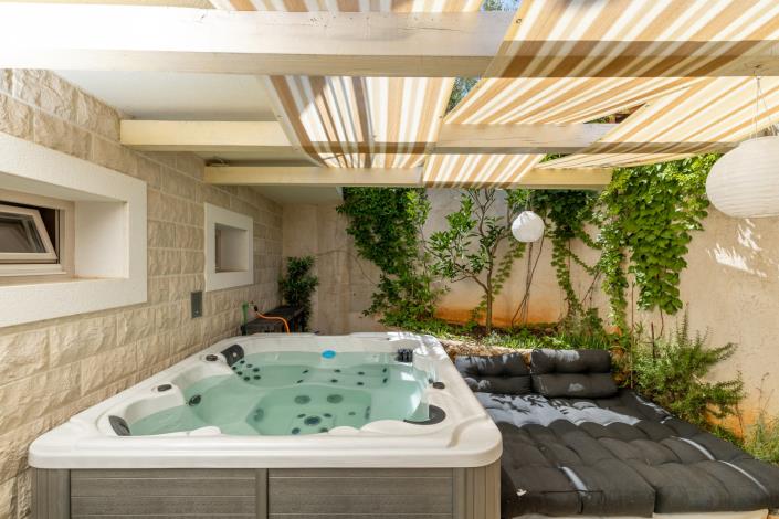 Image No.53-4 Bed Villa / Detached for sale