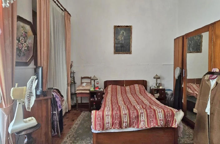 Image No.6-5 Bed House for sale