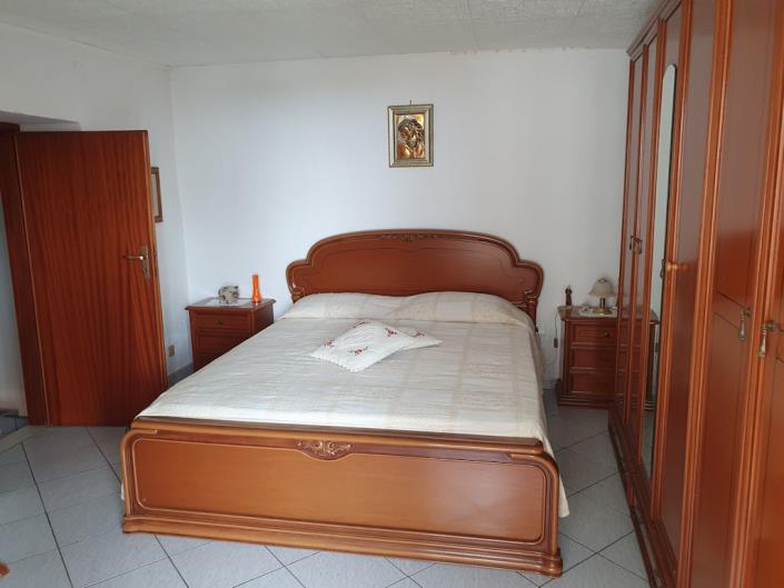 Image No.7-3 Bed House for sale