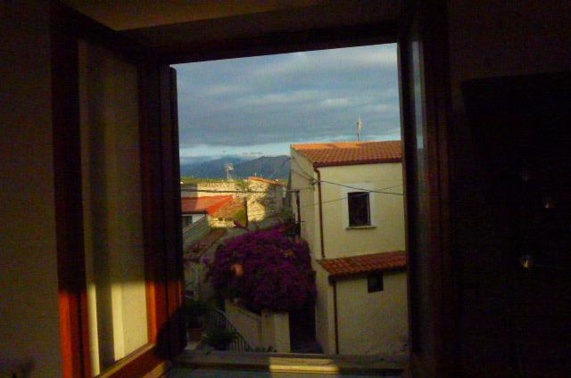 Image No.14-2 Bed Townhouse for sale