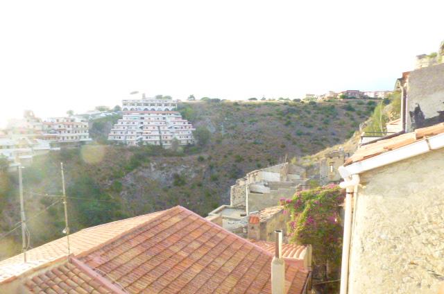 Image No.21-2 Bed Townhouse for sale