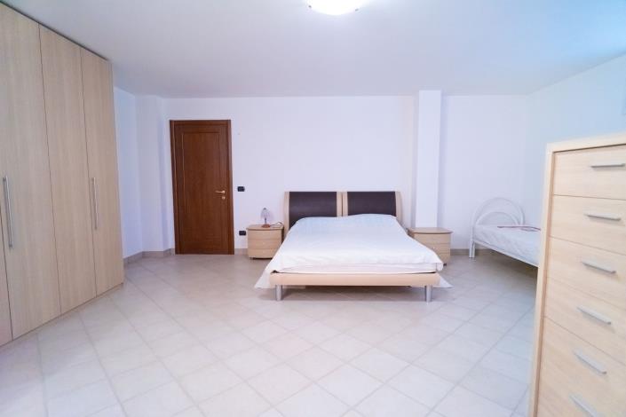 Image No.5-6 Bed Villa / Detached for sale