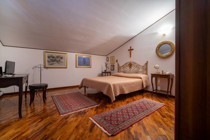 Image No.30-5 Bed Villa for sale