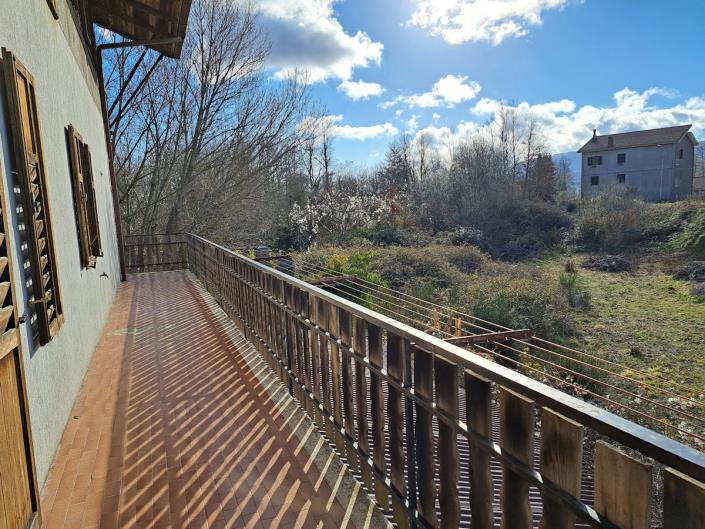 Image No.9-6 Bed House for sale