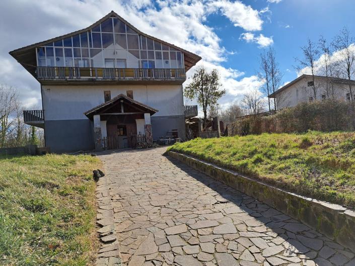 Image No.20-6 Bed House for sale