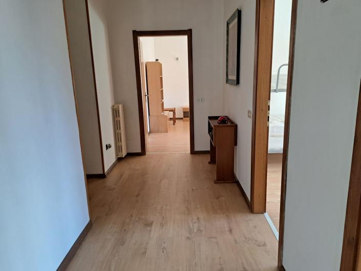 Image No.27-6 Bed House for sale