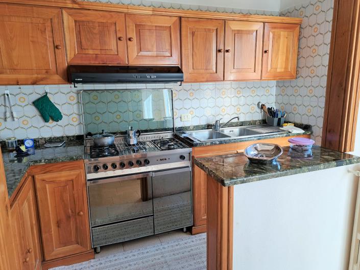 Image No.2-6 Bed House for sale