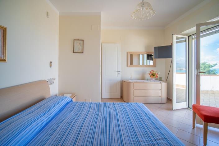 Image No.8-4 Bed Villa for sale