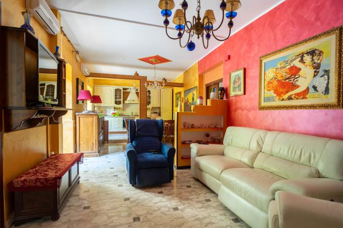 Image No.4-2 Bed Townhouse for sale