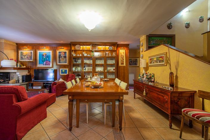 Image No.17-5 Bed Villa for sale