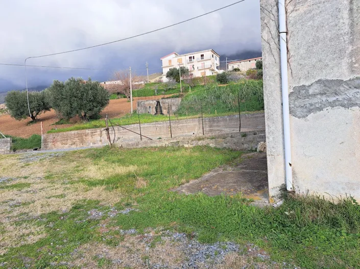 Image No.20-4 Bed Farmhouse for sale