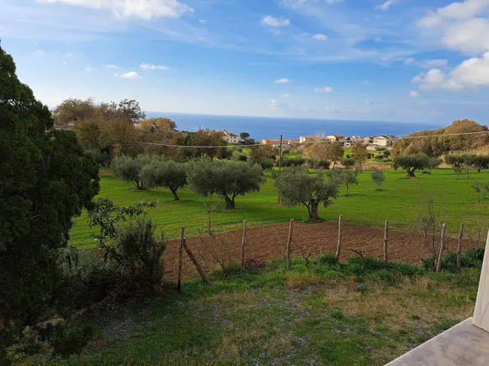 Image No.21-4 Bed Farmhouse for sale