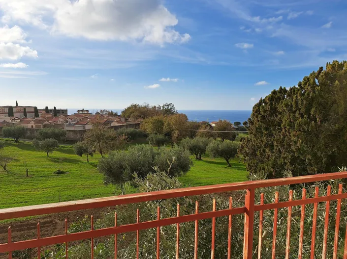 Image No.22-4 Bed Farmhouse for sale