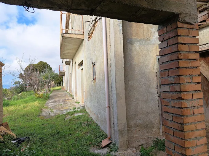 Image No.7-4 Bed Farmhouse for sale