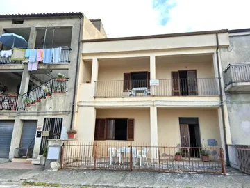 1 - Calabria, House