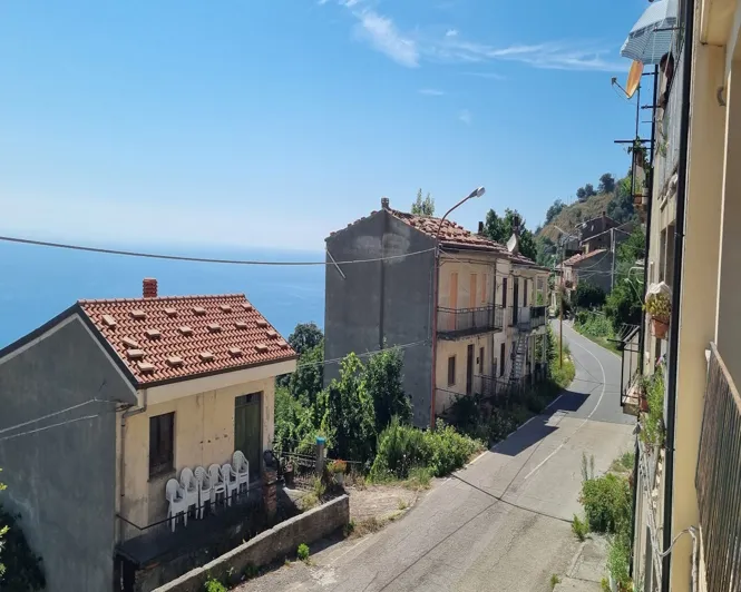 Image No.21-2 Bed House for sale